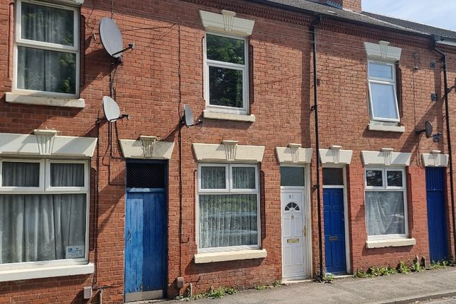 2 bed property, in Dorset Street, £220,000