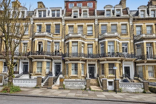 2 bed property, in Flat 9, £175,000