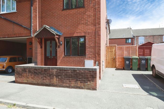 1 bed property, in Northcote Street, £190,000