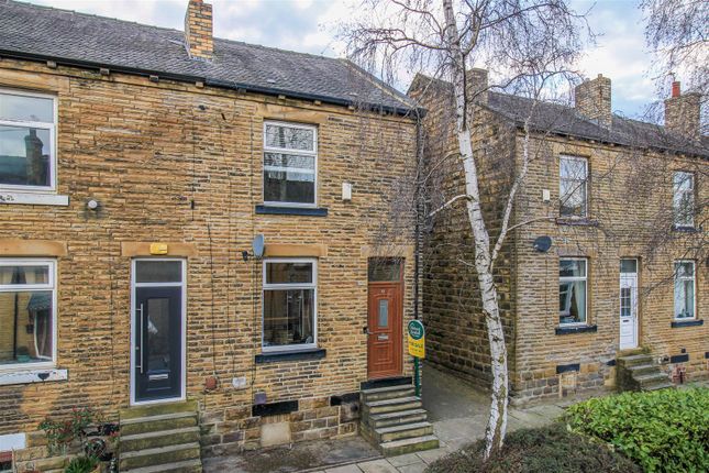 2 bed property, in Queens Street, £180,000