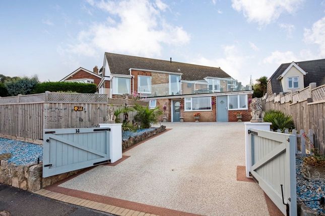 3 bed property, in Woodland Avenue, £575,000
