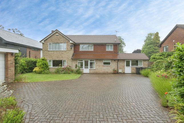 4 bed property, in Sandown Park, £950,000