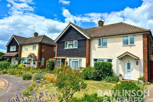 2 bed property, in Dunstable Road, £475,000