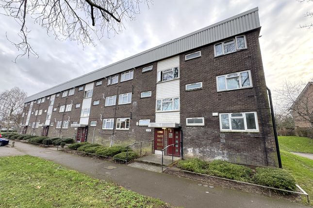 1 bed property, in Cody Close, £162,000