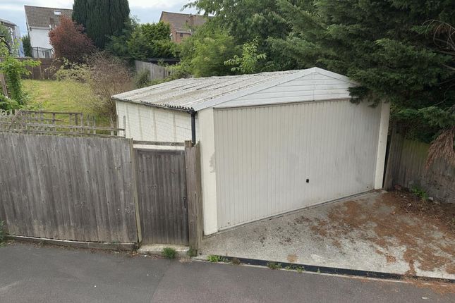 Land, in Sutton Heights, £40,000