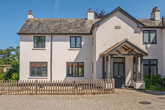 3 bed property, in Petersfield Road, £575,000