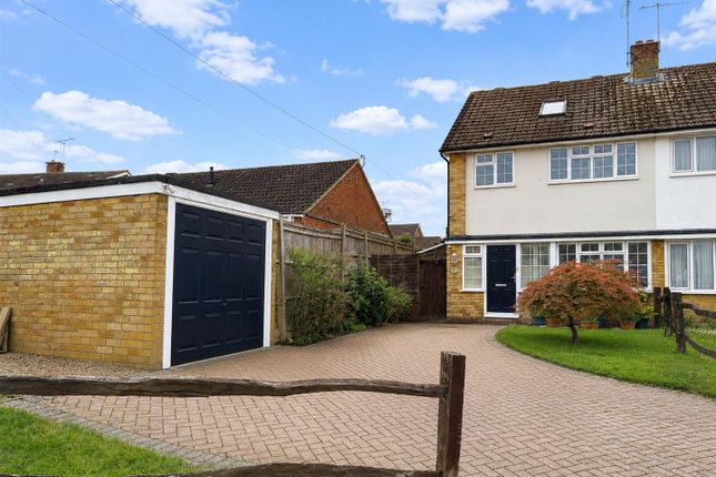 4 bed property, in Victoria Avenue, £430,000