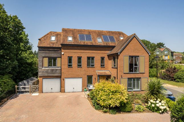 5 bed property, in Sycamore Avenue, £1,350,000