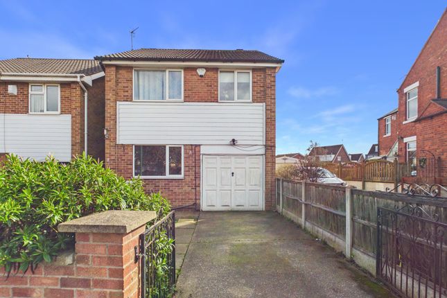 3 bed property, in Garton Close, £230,000