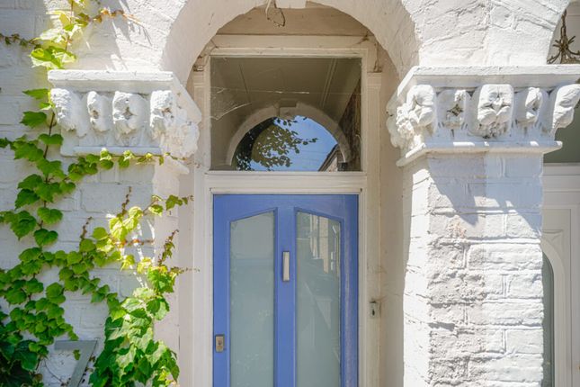 4 bed property, in Russell Road, £850,000