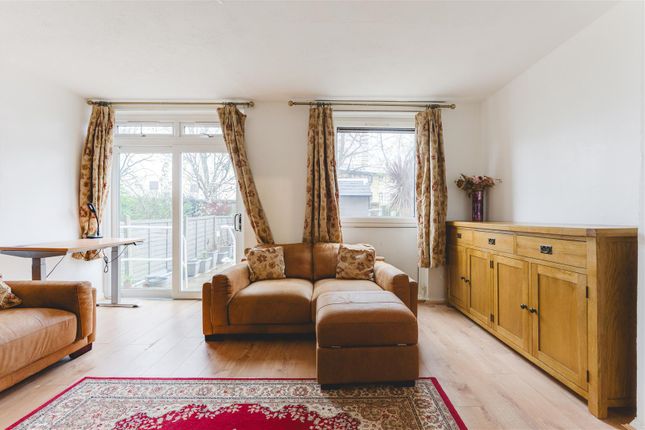 3 bed property, in Ruston Street, £500,000