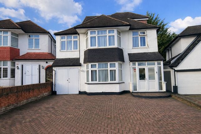 5 bed property, in Kings Drive, £899,950