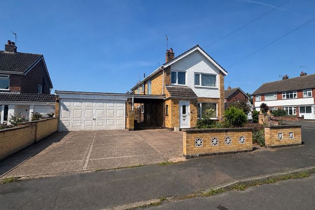 3 bed property, in Rockhill Drive, £260,000