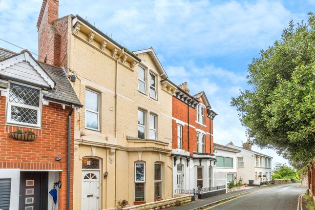 5 bed property, in Plantation Terrace, £250,000
