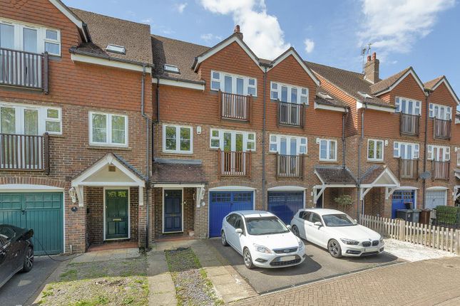 4 bed property, in Tillmans, £495,000