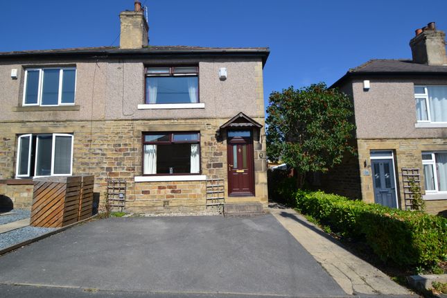 2 bed property, in Woodbine Grove, £199,950