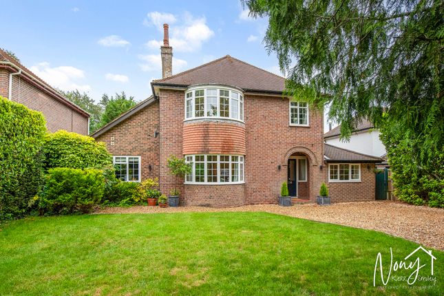 4 bed property, in Andover Road North, £1,095,000