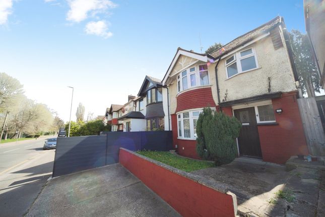 3 bed property, in Osborne Road, £350,000