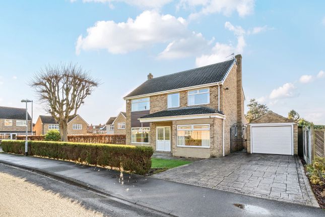 4 bed property, in Alexandra Grove, £499,950