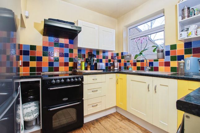 3 bed property, in Salcombe Drive, £475,000