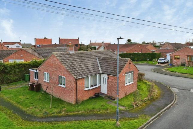 2 bed property, in Cherry Road, £160,000