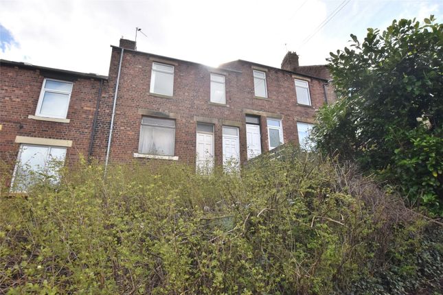 2 bed property, in Derwent Terrace, £70,000