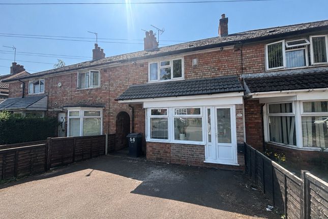 3 bed property, in Poole Crescent, £275,000