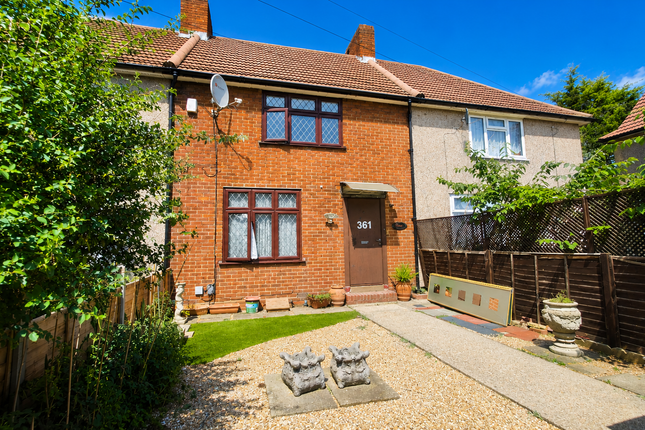 3 bed property, in Lodge Avenue, £375,000