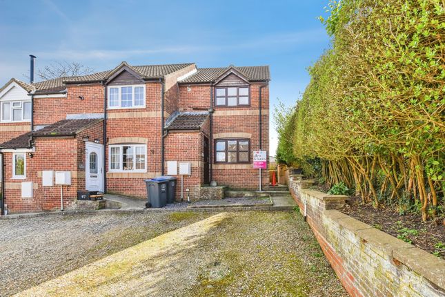 2 bed property, in King Street, £180,000