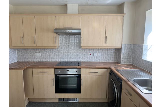 2 bed property, in Thornbury Road, £110,000