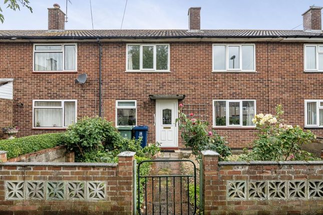 3 bed property, in Kent Close, £350,000