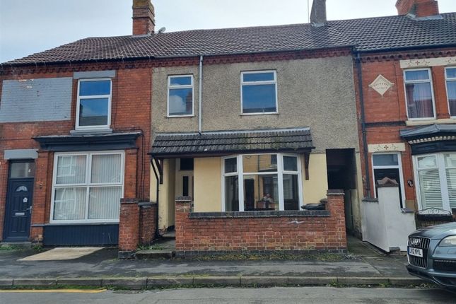 3 bed property, in Park Road, £100,000
