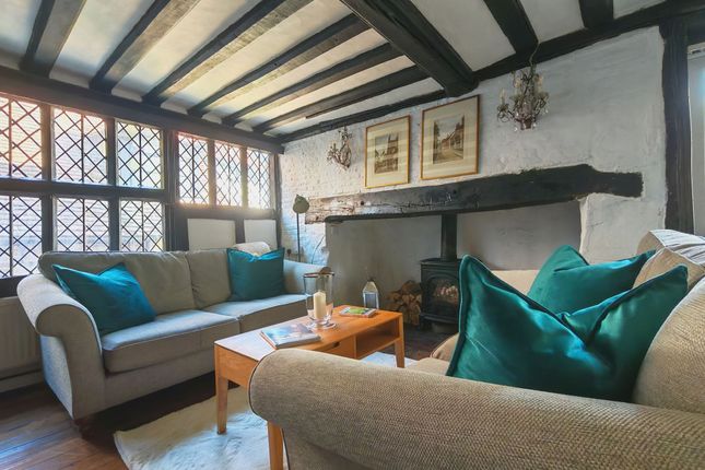 2 bed property, in Church Square, £450,000