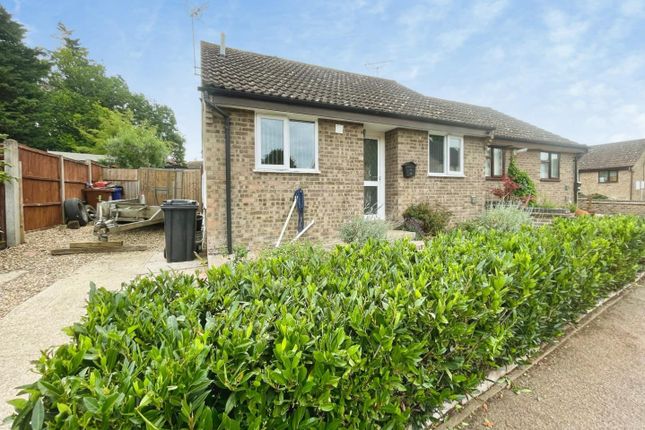 1 bed property, in Spruce Drive, £160,000