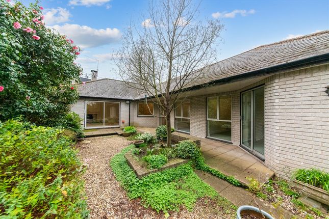 4 bed property, in Cranmer House, £775,000
