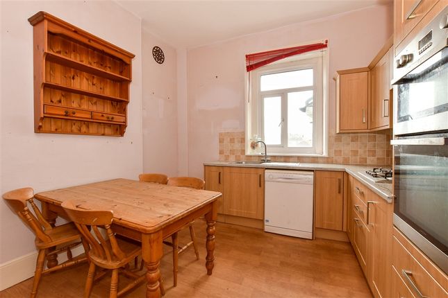 3 bed property, in High Street, £110,000