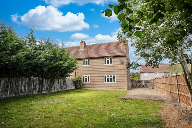 3 bed property, in The Close, £200,000