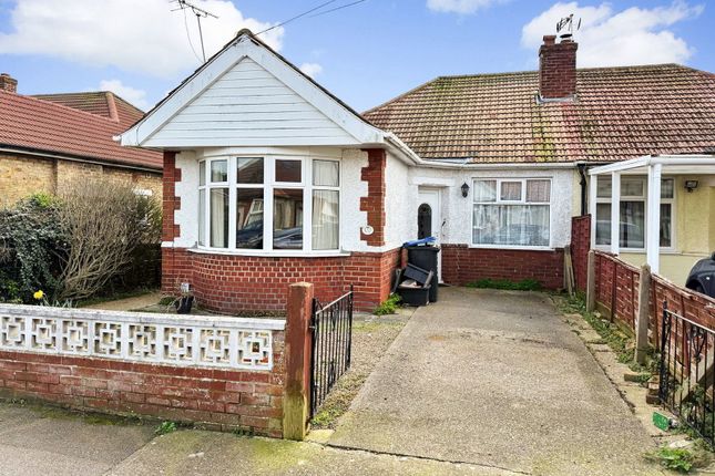 2 bed property, in Marrose Avenue, £300,000