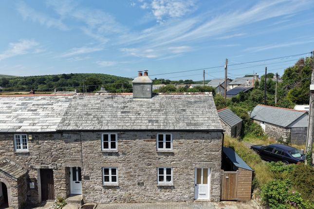 3 bed property, in Trewint, £260,000