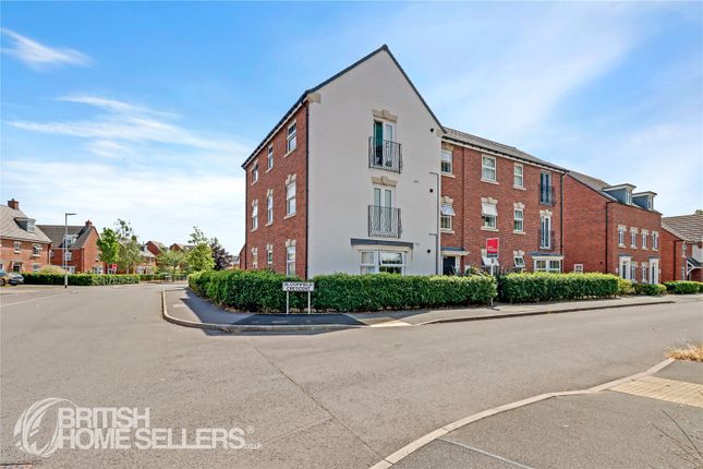 2 bed property, in Bloomfield Crescent, £165,000