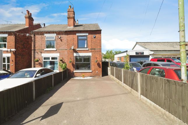 2 bed property, in Main Road, £125,000