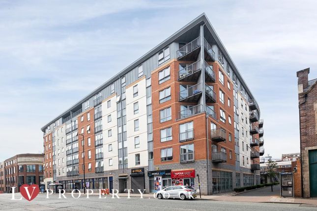 2 bed property, in Hall Street, £140,000