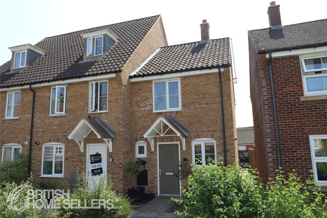 2 bed property, in Thistle Close, £210,000
