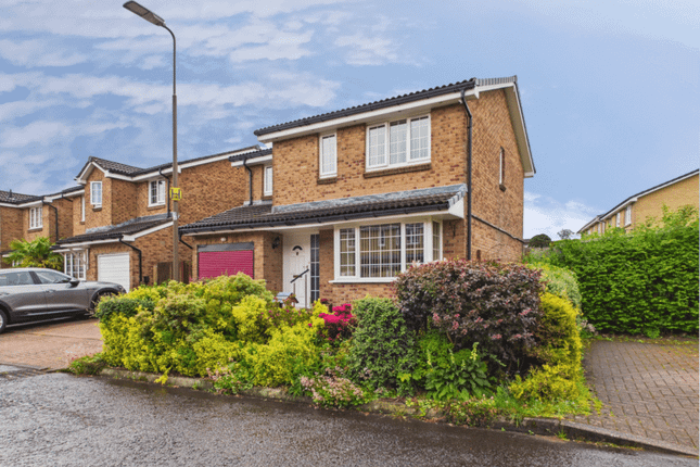 4 bed property, in 74 Beechwood Grove, £275,000