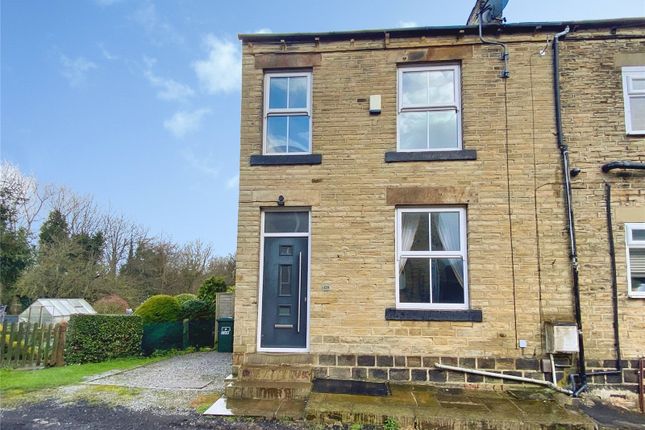2 bed property, in Shill Bank Lane, £115,000