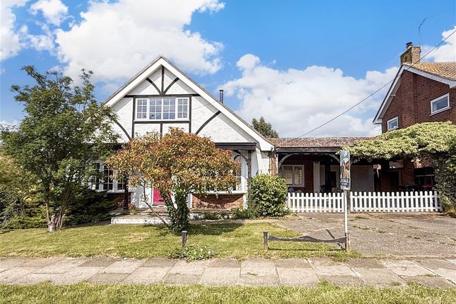 4 bed property, in Shamrock Avenue, £500,000