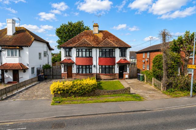 3 bed property, in Ashingdon Road, £350,000