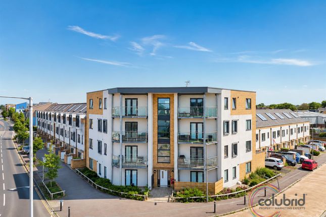 2 bed property, in Arisdale Avenue, £250,000
