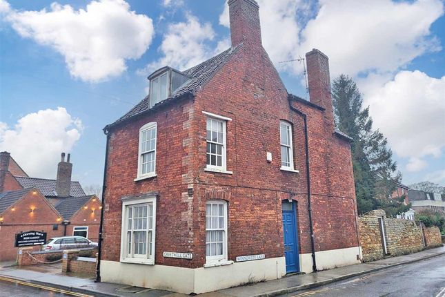 4 bed property, in Greetwell Gate, £170,000