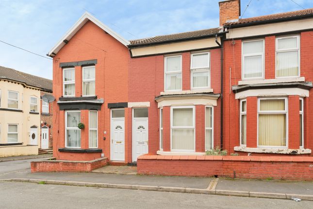 2 bed property, in Charlcombe Street, £100,000